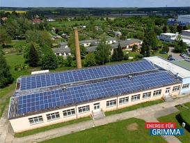 Luftaufnahme der Photovoltaikanlage der ehemaligen Großküche in Mutzschen. © Stadtwerke Grimma GmbH