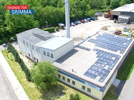 Eine weitere Luftaufnahme der PV Anlage auf dem Dach des Heizhauses&nbsp;&copy;&nbsp;Stadtwerke Grimma GmbH