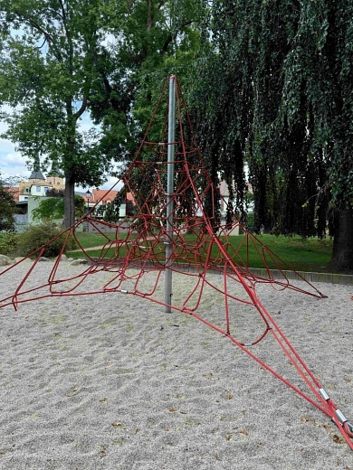 neu errichtete Kletterspinne im Schwanenteich Park rspinne im Schwanenteich Park © Stadtwerke Grimma GmbH